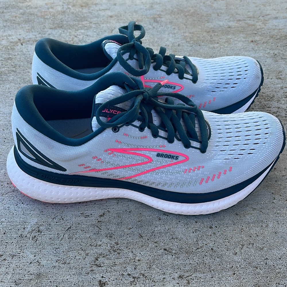 Brooks glycerin 19 women's running shoes size 9
